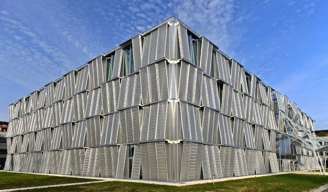 Mengintip Profil École polytechnique fédérale de Lausanne