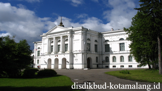 Tomsk State University: Pusat Ilmu Pengetahuan dan Inovasi